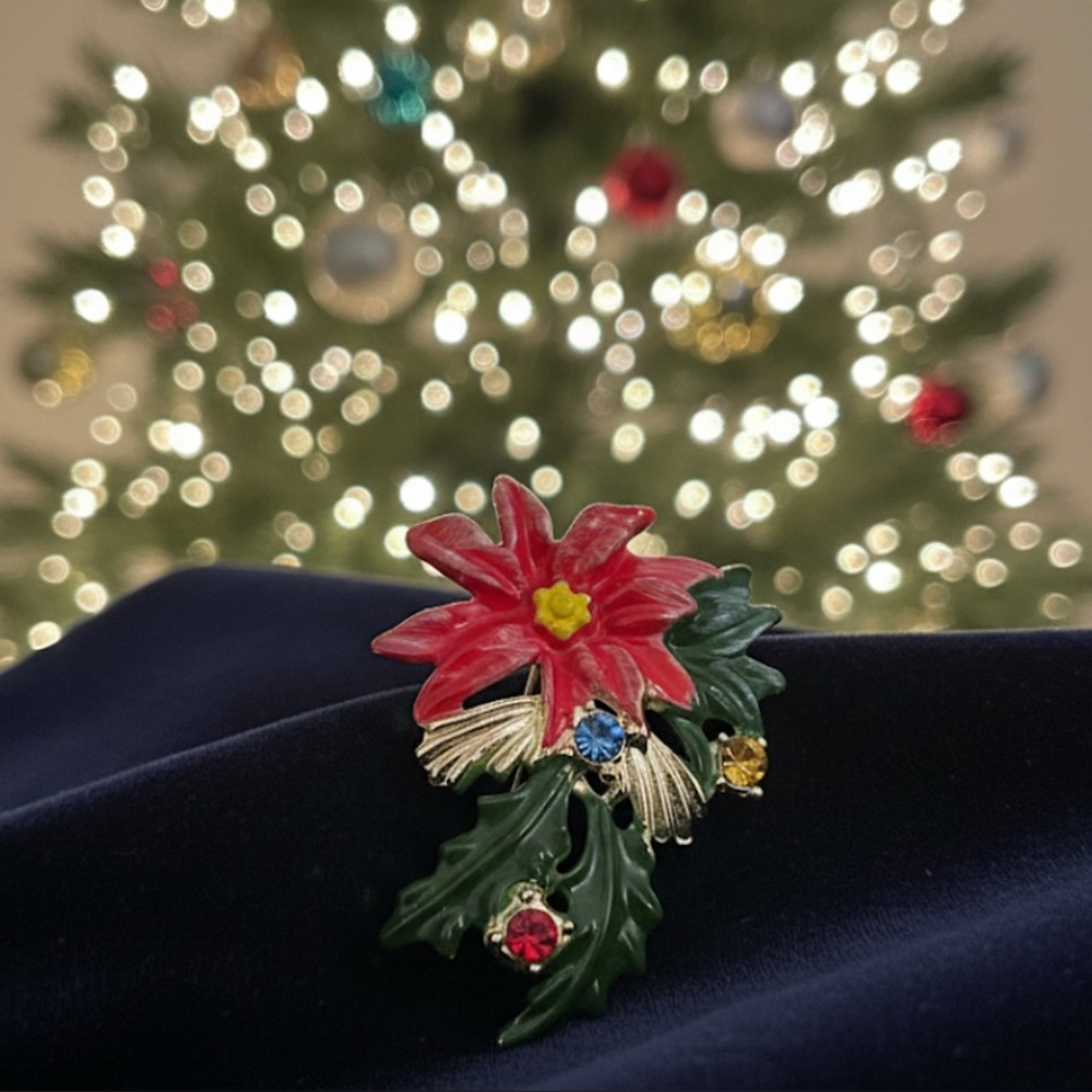 Vintage‎ Poinsettia Flower Brooch Leaf Pin Antique Jewelry Beautiful Accessory